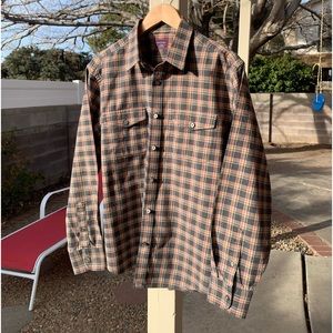 UNTUCKit button down shirt size XL